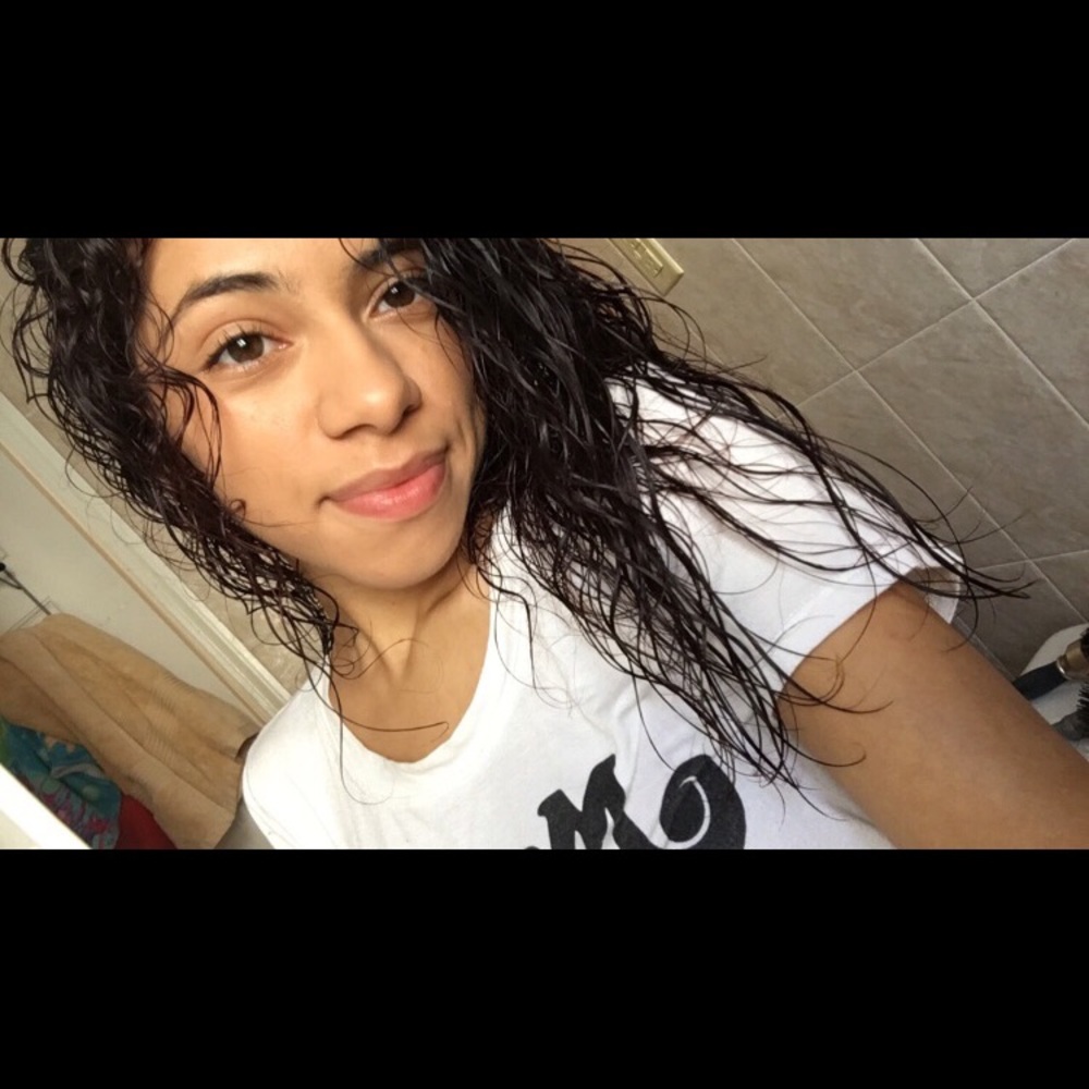 Meet your Posher, Damaris